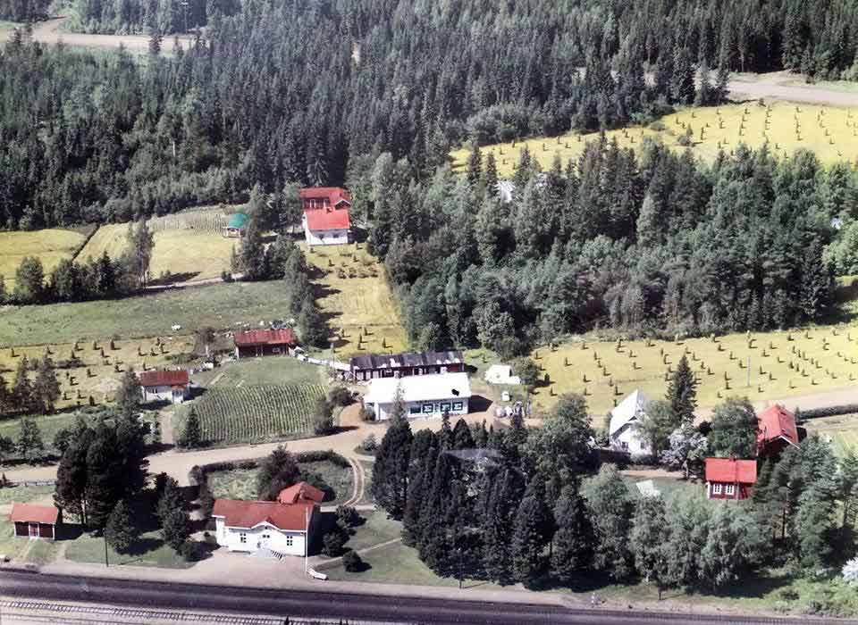 overview around 1965 of the area of the railway station in Hiirola, image Jukka Hotokka