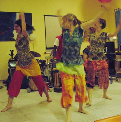 The enthusiasm of the dancers of Mami Watta is inspiring for the public.