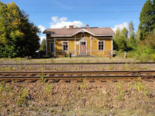 frontside of the railway station in Hiirola